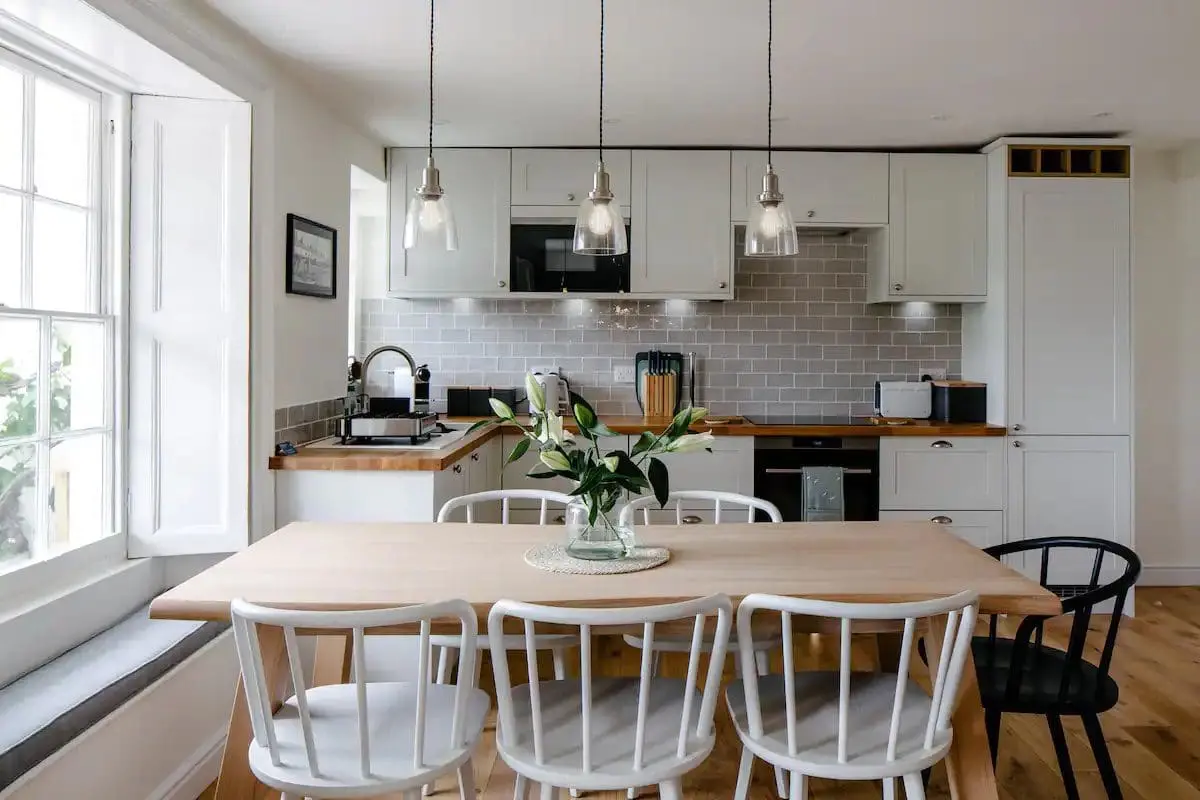 3 Victoria Quay, airbnb property