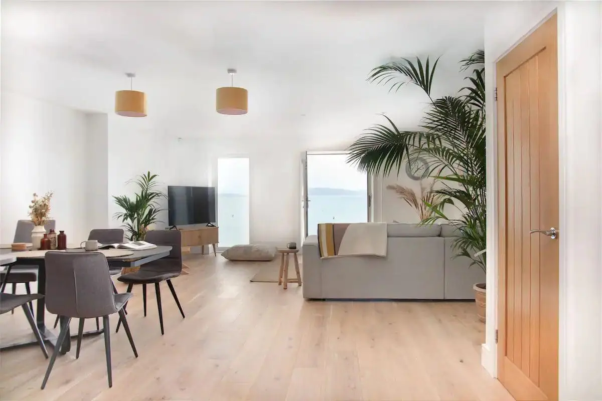 9 the Bay, airbnb property
