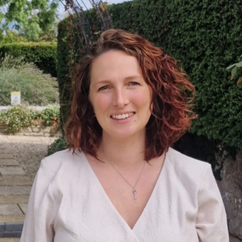 Host Emma Dorset